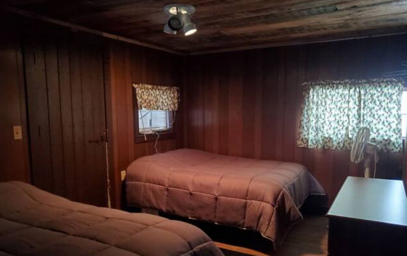 Hiawatha Cabins (Midway Cabins & Service) - Hiawatha Cabins (newer photo)